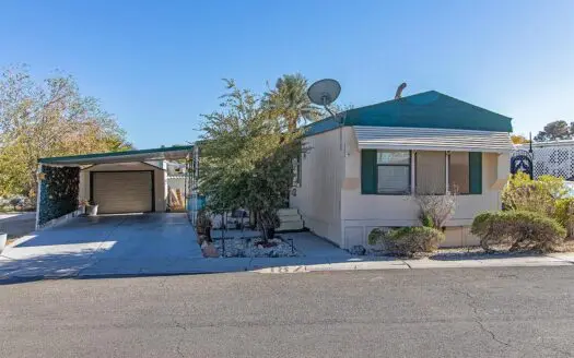 1985 Nashua 14x56 2 bedroom 1 bathroom mobile home For Sale in Kings Row Mobile Home Park - 3660 Boulder Hwy. Las Vegas, NV 89121. abcmobilehomes.com (702) 641-4444