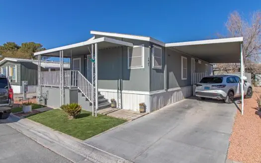 2000 24x52 3 bedroom 2 bathroom mobile home For Sale in Carefree Country Mobile Home Park - 3325 N. Nellis Blvd. Las Vegas, NV 89115 abcmobilehomes.com (702) 641-4444