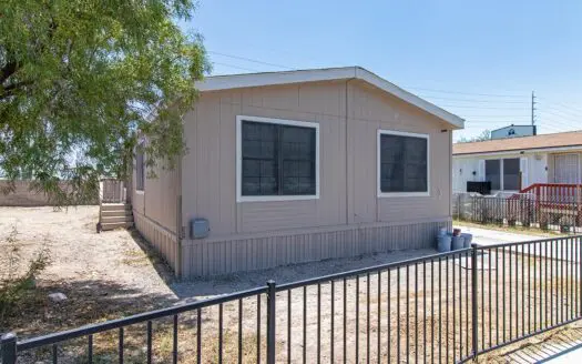1988 Champion 24x40 2 bedroom 2 bathroom in Santiago Family Mobile Home Park - 4650 E. Carey Ave #3 Las Vegas, NV 89115 abcmobilehomes.com (702) 641-4444