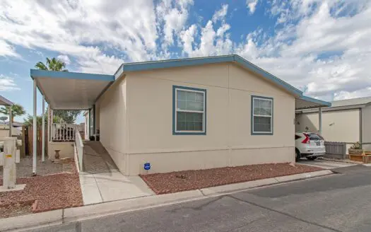 2006 Fleetwood 26x56 3 bedroom 2 bathroom mobile home For Sale Valley Vista Mobile Home Park - 3001 Cabana Dr. Las Vegas, NV 89122 abcmobilehomes.com (702) 641-4444