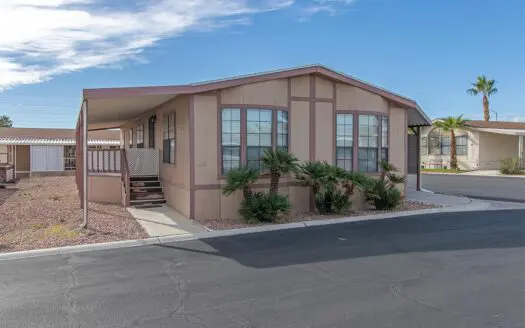 1988 Champion 25x52 2 bedroom 2 bathroom mobile home For Sale Flamingo West 55+ Mobile Home Community - 8122 W. Flamingo Rd. Las Vegas NV 89147 abcmobilehomes.com (702) 641-4444