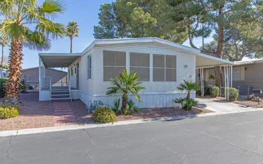 1974 skyline 20x52 2 bedroom 2 bathroom mobile home For Sale in Meadows Mobile Home Park 2900 S. Valley View Blvd. Las Vegas, NV 89102 abcmobilehomes.com (702) 641-4444