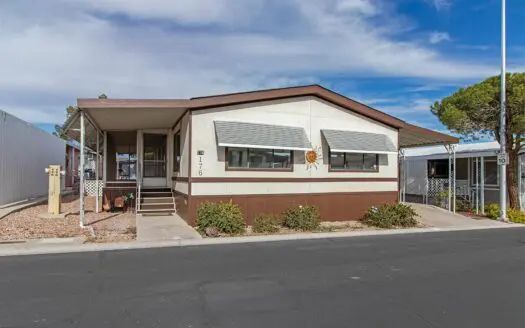 1989 Golden West 24x52 2 bedroom 2 bathroom mobile home For Sale in Flamingo West Mobile Home Park 8122 W. Flamingo Rd. Las Vegas, NV 89147 abcmobilehomes.com (702) 641-4444