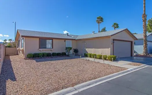 1988 Golden West 24x44 2 bedroom 2 bathroom mobile home For Sale Tropicana Palms mobile Home Park - 6420 E. Tropicana Ave. Las Vegas NV 89122 abcmobilehomes.com (702) 641-4444