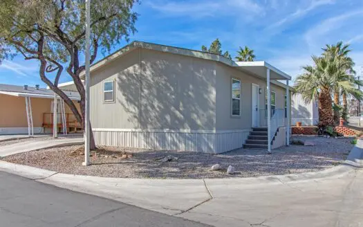 2015 24x44 3 bedroom 2 bathroom manufactured home for sale Jaycees Senior Community - 5805 W. Harmon Ave Las Vegas, NV 89103 abcmobilehomes.COM (702) 641-4444
