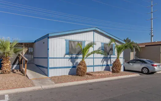 01-1994 Cavco 28x44 3 bedroom 2 bathroom mobile home for sale in Valley Vista All Ages Mobile Home Park - 3001 Cabana Dr. Las Vegas, NV 89122 abcmobilehomes.com (702) 641-4444