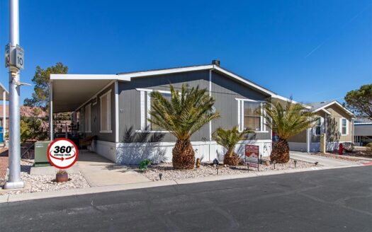 3-bedroom 2-bath 28x60 double-wide mobile home For Sale in Flamingo West 55+ Mobile Home Park - 8122 W. Flamingo Rd. spc #32 Las Vegas, NV 89147 abcmobilehomes.com (702) 641-4444