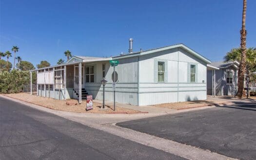 1998 Redman 27x64 4 bedroom 2 bathroom mobile home For Sale in Cabana Mobile Home P[ark - 5303 E. Twain Ave Las Vegas NV 89122 abcmobilehomes.com (702) 641-4444