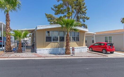 1979 Devonshire 24x42 2 bedroom 2 bathroom mobile home For Sale Boulder Cascade 55+ Mobile Home Park - 1601 S. Sandhill Rd. Las Vegas NV 89104 abcmobilehomes.com (702) 641-4444