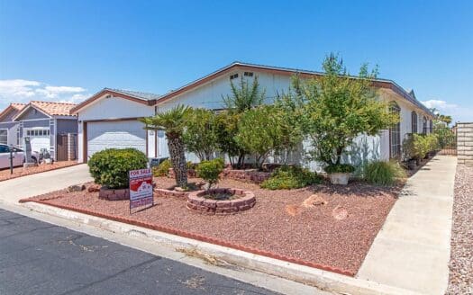 1990 Baron 28x61 3 bedroom 2 bathroom mobile home For Sale Mountain View Gated 55+ Manufactured Home Community - 1712 William Ave. Henderson NV 89074 abcmobilehomes.com (702) 641-4444