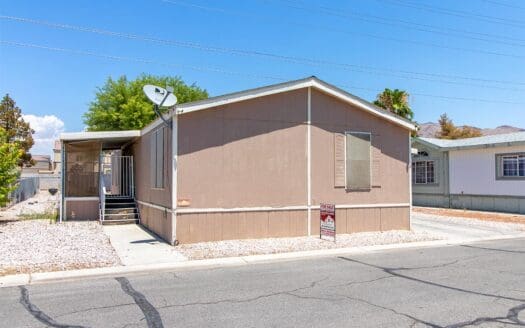 1999 Cavco 24x52 3 bedroom 2 bathroom mobile home For Sale Sunrise Estates Family Mobile Home Park - 6223 E. Sahara Ave. Las Vegas NV 89142 abcmobilehomes.com (702) 641-4444