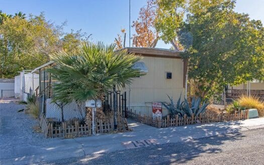 1969 Hillcrest 12x50 1 bedroom 1 bathroom mobile home For Sale King's Row Mobile Home Park 3660 Boulder Hwy Las Vegas NV 89121 abcmobilehomes.com (702) 641-4444