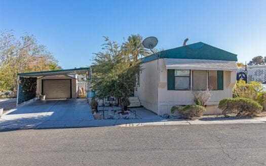 1985 Nashua 14x56 2 bedroom 1 bathroom mobile home For Sale in Kings Row Mobile Home Park - 3660 Boulder Hwy. Las Vegas, NV 89121. abcmobilehomes.com (702) 641-4444